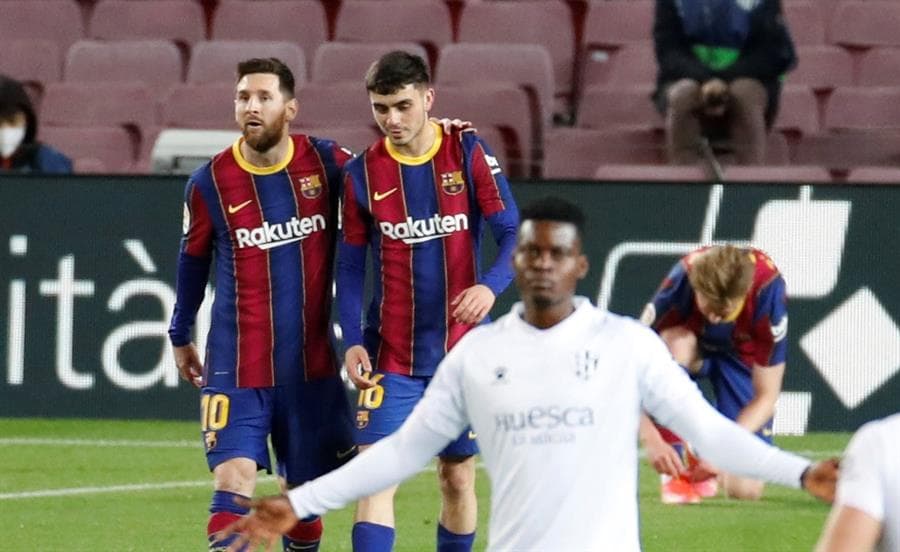 Barcelona se impone en casa ante el Huesca 4-1. Los goles corrieron a cargo de Lionel Messi (13' y 90'), Antoine Griezmann (35') y Oscar Mingueza (53'). Por parte de la visita, el gol fue de Rafa Mir al 49'. La 'Pulga' sumó su partido número 767 con el equipo culé e iguala el número de Xavi.