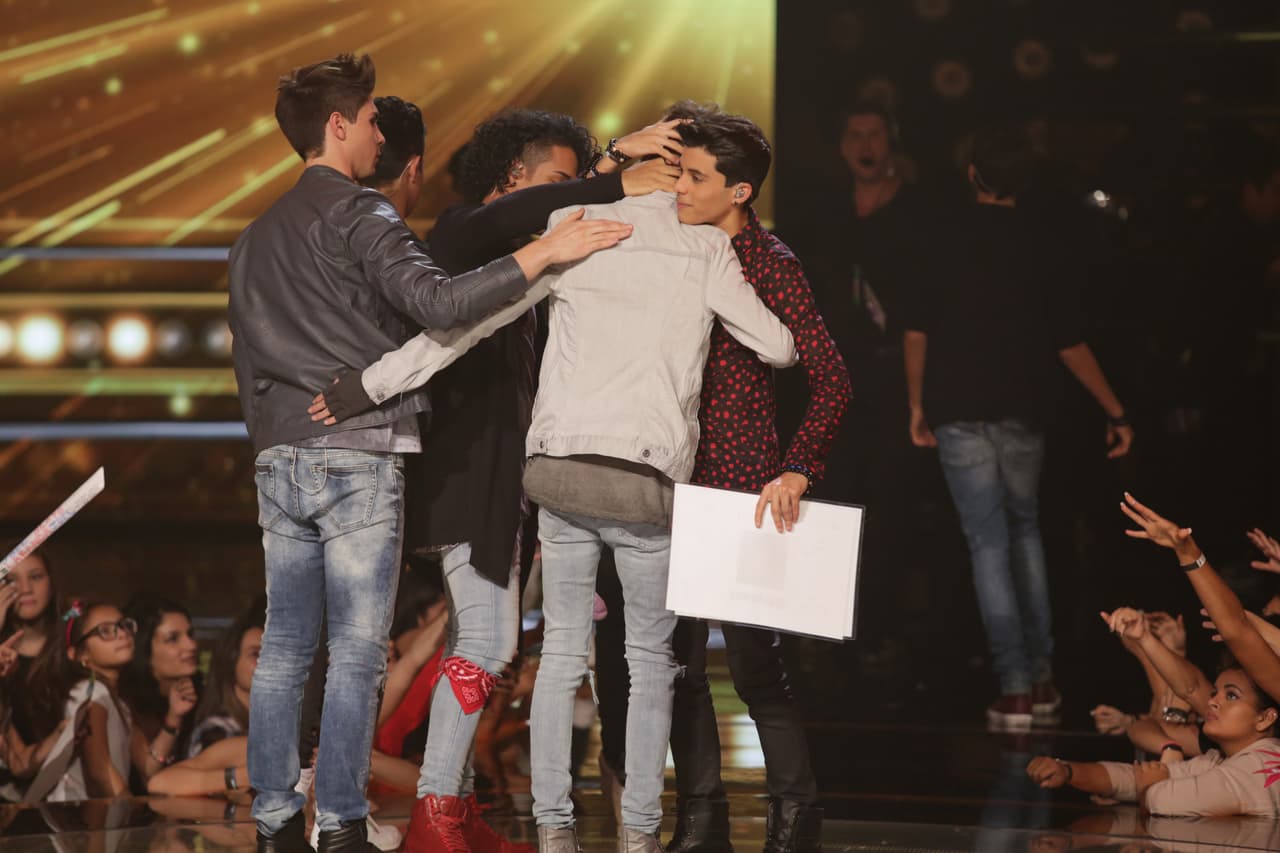 Una noche donde se le hizo honor al Latin GRAMMY, hubo sorpresas y la eliminación de un chico más. Esta noche le dijimos adiós a Sebastián y los jueces, además de no tener paciencia, fueron difíciles de complacer.