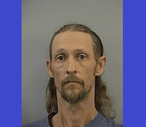 Kelly Ray Walk de 45 años, tiene una orden civil de arresto por incumplimiento de manutención a menores desde el 30 de enero del 2018. Walk tiene un atraso en los pagos por $ 1,530.00.Walk mide 6’ 1” y pesa 135 lbs. Su última residencia está localizada en el 4434 Cedar DriveSophia, NC 27350.Si usted tiene pistas sobre su paradero contacte a la oficina del Sheriff del Condado de Randolph al 336-318-6699 or 9-1-1.