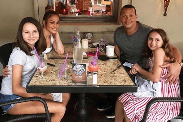 Mientras que en la misma entrevista, Jennifer agregó: "Yo le entiendo y él me entiende de una manera como nadie más podría".