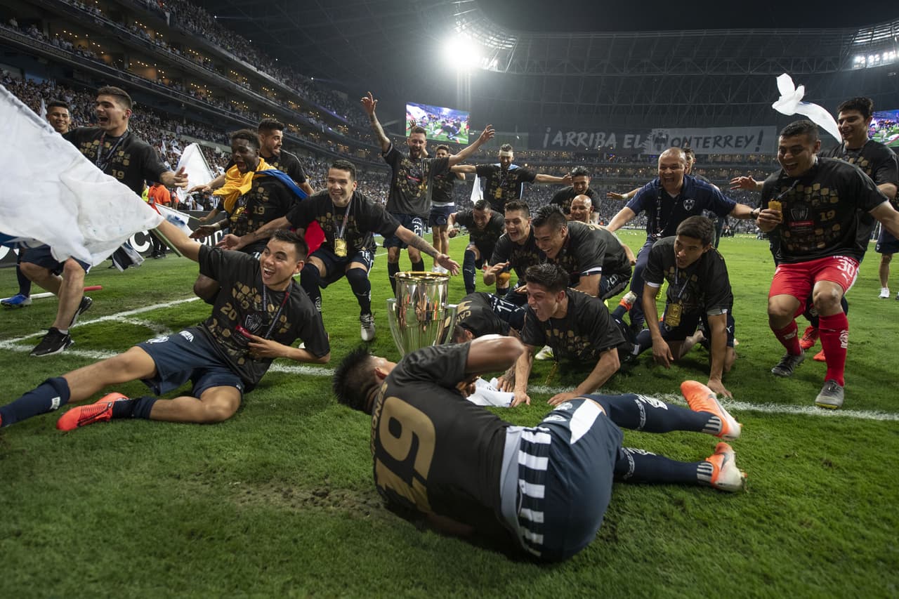 Así se vivieron los festejos de los Rayados del Monterrey tras imponerse en la Final de la Liga Campeones a los Tigres de la UANL en el Estadio BBVA.