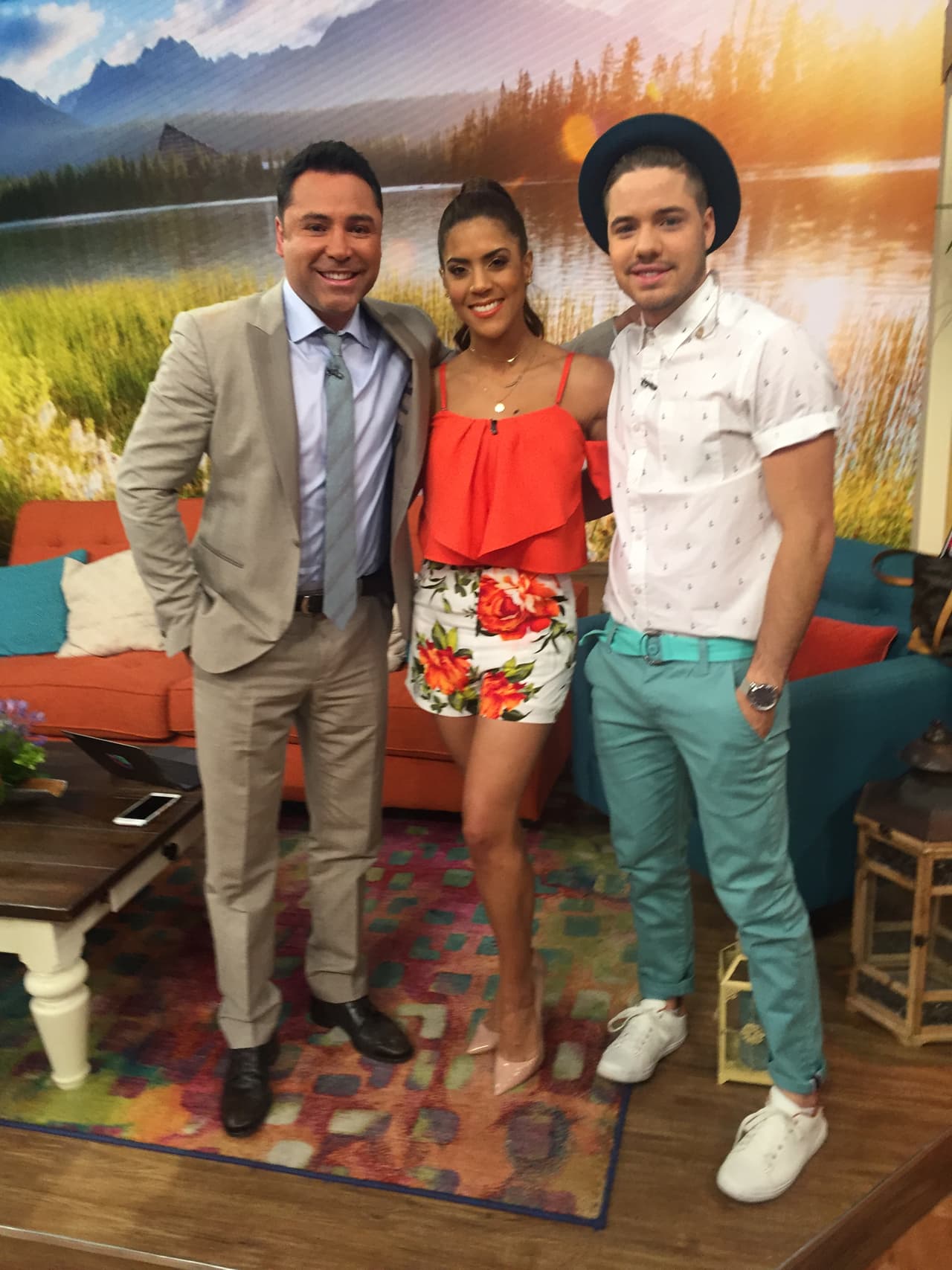 Francisca se unió a la charla. ¡Todos están emocionados por la pelea!