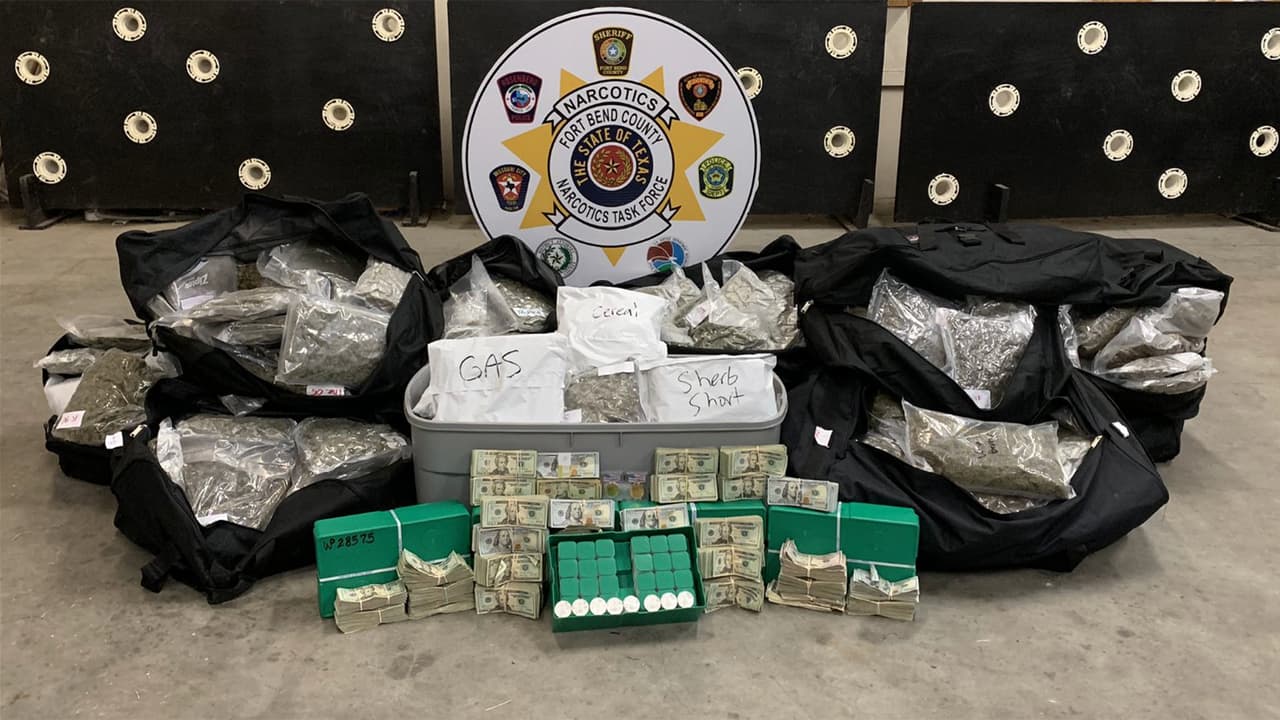 Detienen a un sospechoso de albergar en una casa 240 libras de marihuana al suroeste de Houston