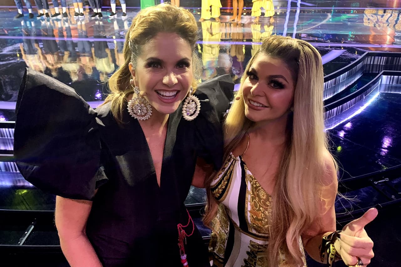 "Si yo fuera Lucero, lo seguiría iluminando hasta el final", agregó la estrella de 
<b>Silvia, Frente a Ti</b>, "sí la verdad, mi comadre Lucero es poquito compartida, yo 
<b><a href="https://www.univision.com/shows/el-gordo-y-la-flaca/lucero-relata-lo-que-sintio-al-divorciarse-de-manuel-mijares-y-asi-se-la-lleva-ahora-con-el-padre-de-sus-hijos-video" target="_blank">sí le ponía unos besos a Manuel Mijares</a></b>".
<br>