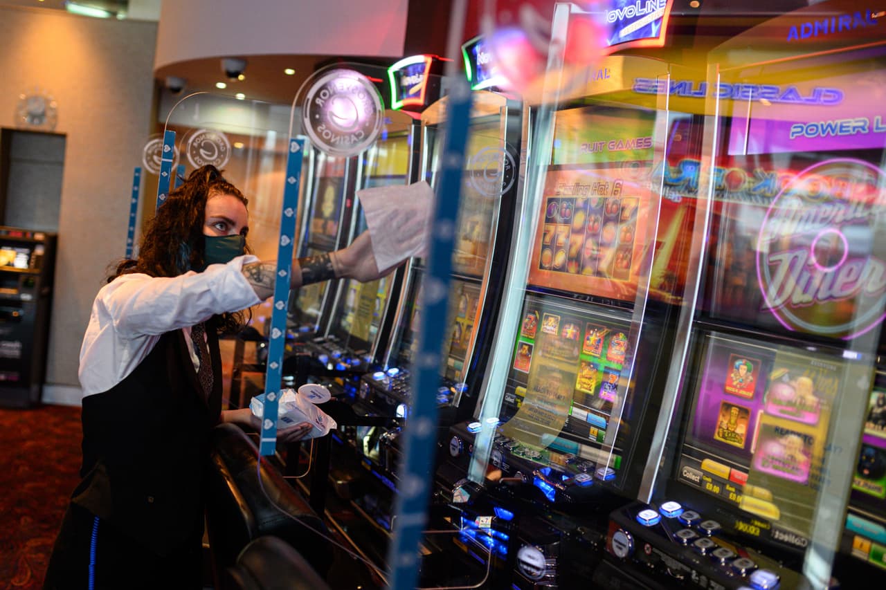 En la orden, el alcalde también anunció la reapertura de los casinos del condado, también con capacidad limitada.
<br>