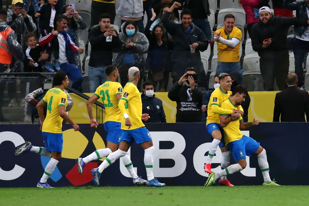 Brasil no quiere perder el invcito y esta vez gracias a la anotación de Lucas Paquetá, Brasil logra imponerse 1-0 a Colombia.