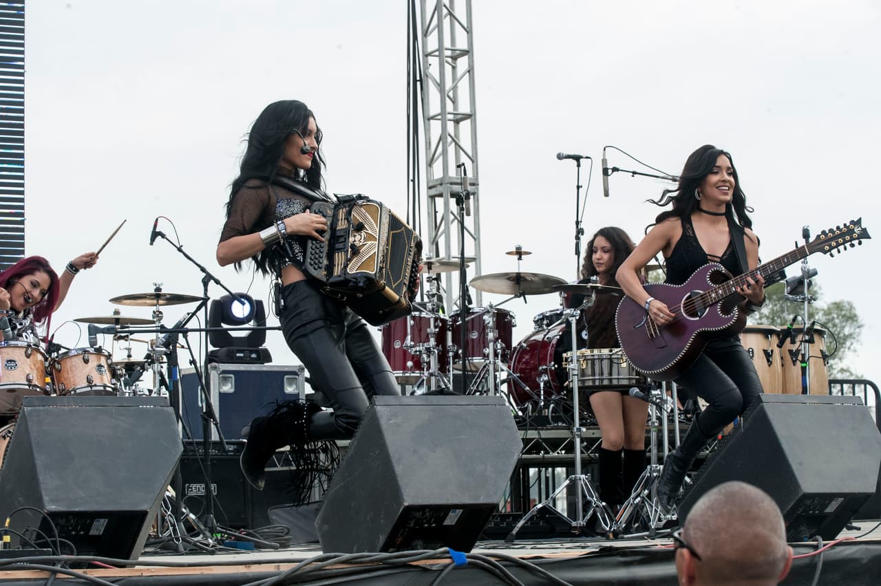 7 escenarios y mas de 50 artistas en 3 dias fueron los ingredientes para PuebloFest el 17 al 19 de marzo donde llegaron personas para disfrutar de todo el estado de California.