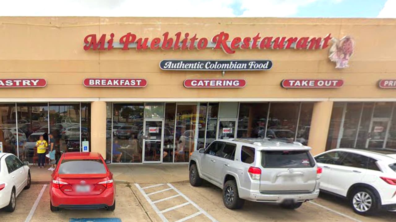 <b>Mi Pueblito Restaurant: </b>Tiene 277 revisiones y la calificación promedio es de 
<b>cuatro estrellas</b>. Está ubicado en el 9425 de la calle Richmond Ave. "Las empanadas son para morirse", escribió Michael "Apache" W., uno de los comensales que dejó su comentario en Yelp.
<br>