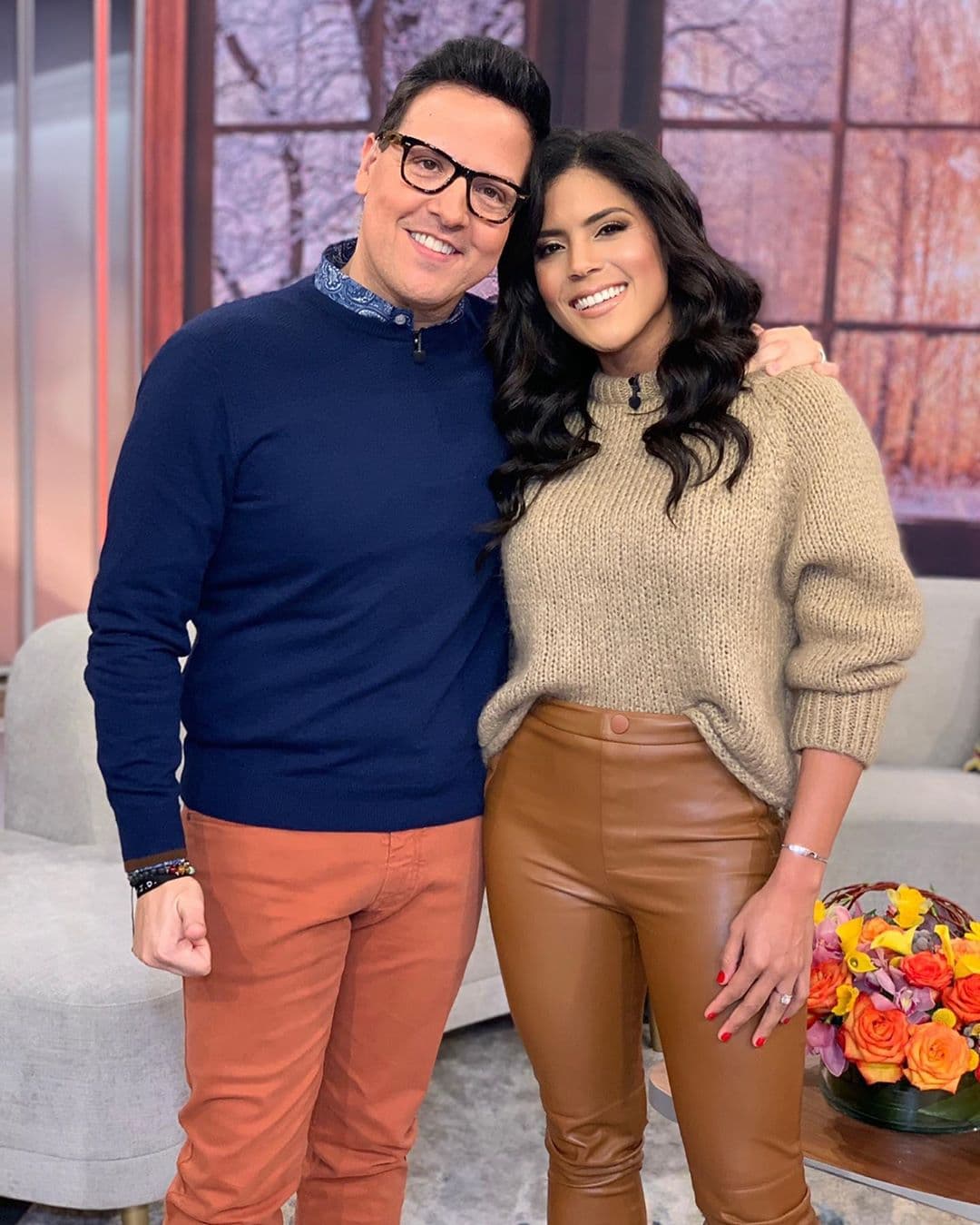 Tampoco faltó el abrazo de Raúl González, al menos en una foto de hace un tiempo, para respetar los lineamientos a favor de la salud.