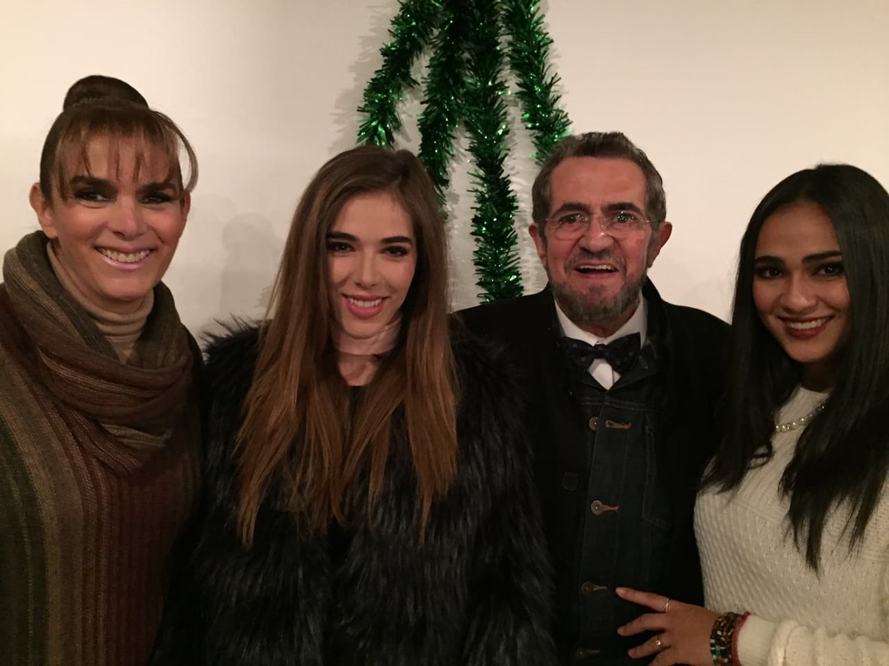 Manuel 'Flaco' Ibáñez, quien nos hace reír a carcajadas como 'El Jorjais' en Vecinos, compartió esta linda fotografía junto a su familia.