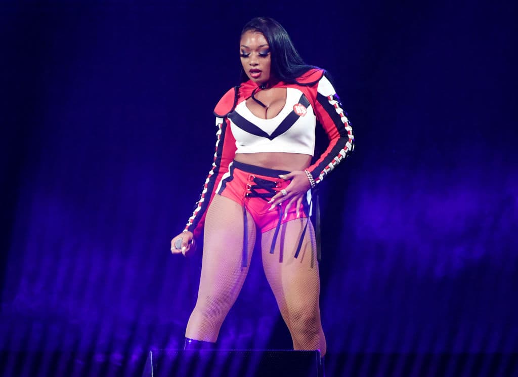 Fue, junto con Cardi B, la canción del año por ‘Wap’, fue nombrada rapera del año y fue reconocida por levantar la voz por las mujeres afroamericanas.