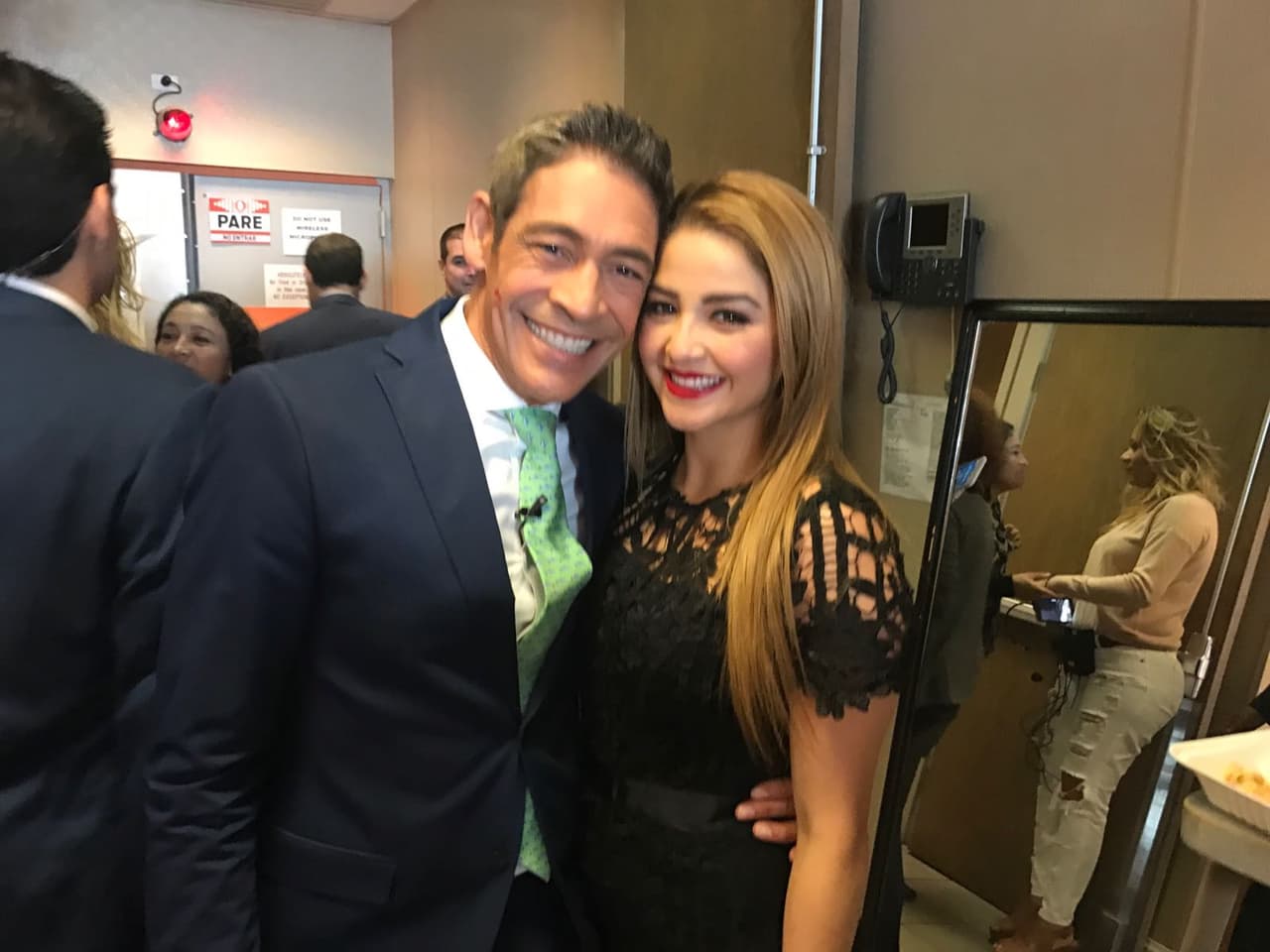 Johnny nos confensó que conoce a Geraldine Galván, actriz que interpretar a Chiquis En "Su Nombre era Dolores", desde que era muy pequeñita.