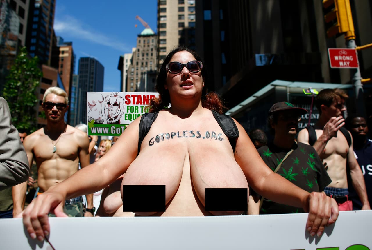 Otra de las intenciones es promover que las personas no sientan vergüenza de sus cuerpos al desnudo.