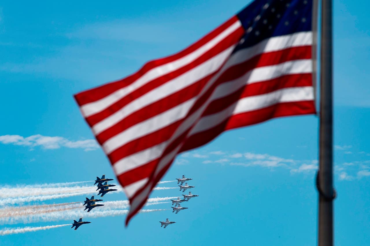 Con el recorrido de este viernes el sur de
<a href="https://www.univision.com/temas/california">California</a> la Fuerza Aérea busca honrar a los
<b>trabajadores de la salud</b>, los
<b>socorristas</b> y otros
<b>trabajadores esenciales </b>en primera línea en la lucha contra el
<a href="https://www.univision.com/temas/coronavirus">coronavirus</a>.