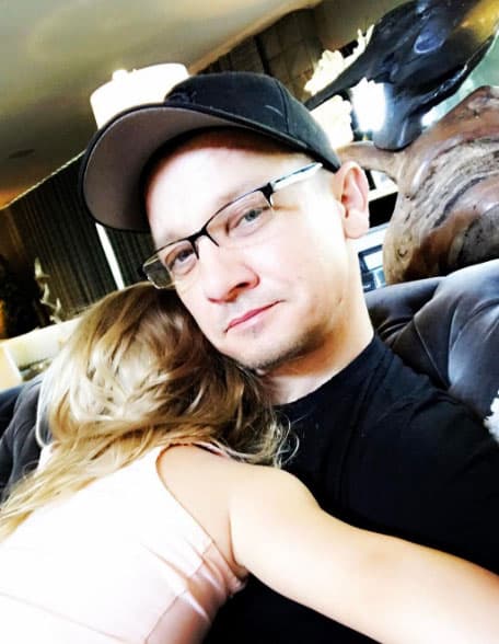 Jeremy Renner es muy celoso de compartir momentos con su hija.