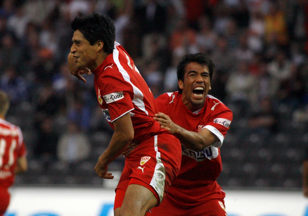<b>Los mexicanos campeones </b>
<br>Pavel Pardo y Ricardo Osorio fueron los primeros mexicanos en ser campeones de la liga alemana y, definitivamente, se ganaron su lugar en la historia del VfB Stuttgart.