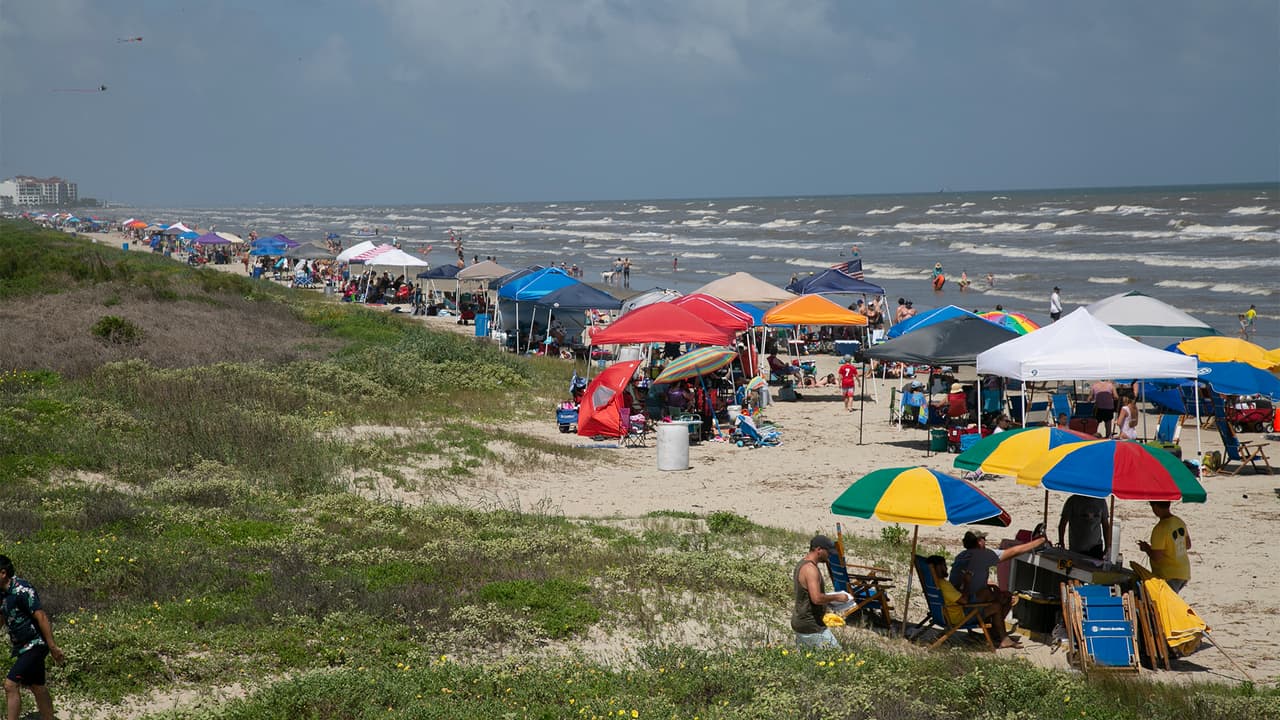 Hasta el domingo 24 de mayo, Texas acumula más de 54 mil casos por coronavirus y al menos 1,500 fallecidos. 
<a href="https://www.univision.com/local/houston-kxln/esto-es-lo-que-se-sabe-del-coronavirus-en-el-area-de-houston-van-15-515-contagios-incluyendo-343-muertes" target="_blank">El condado Harris es la región con más casos pasando los 10 mil. </a>