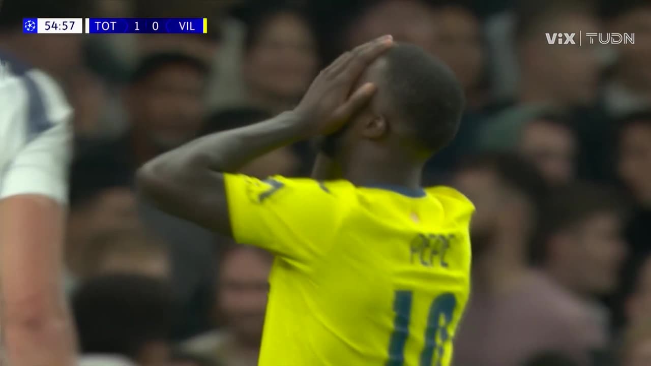 ¡La tuvo en su pie! Pépé se manda un jugadón y la deja besando el palo