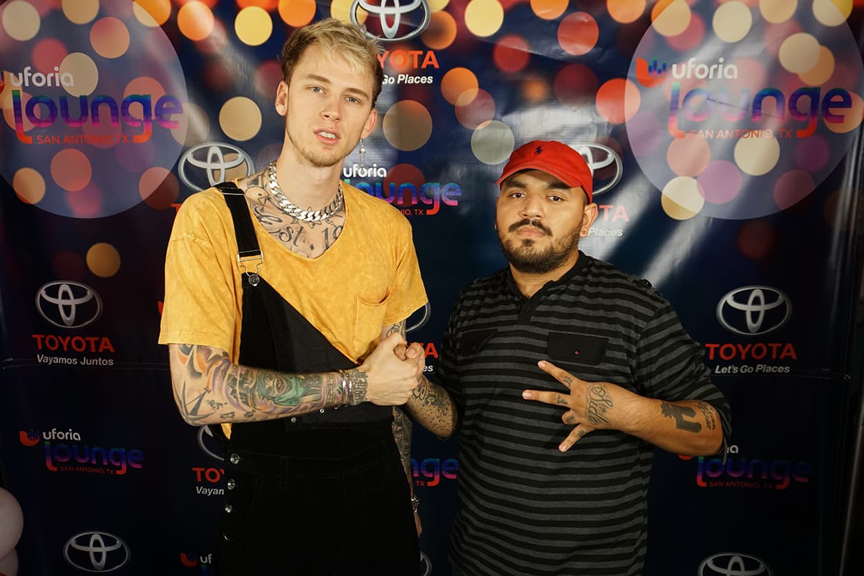 The music artist chilled and met with some of our lucky listeners inside the Uforia Lounge.