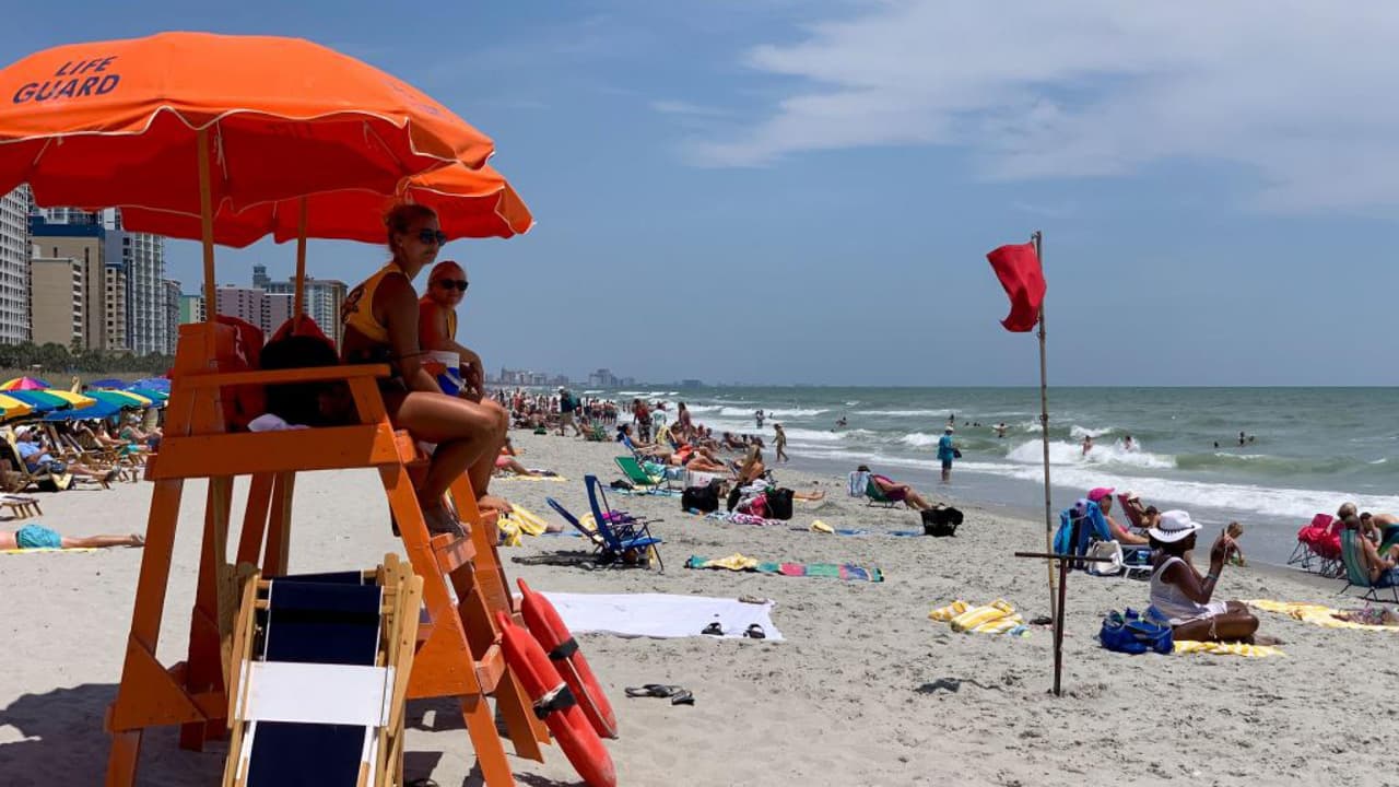 Más de 300 rescates se reportaron el fin de semana en el condado Volusia por las fuertes corrientes