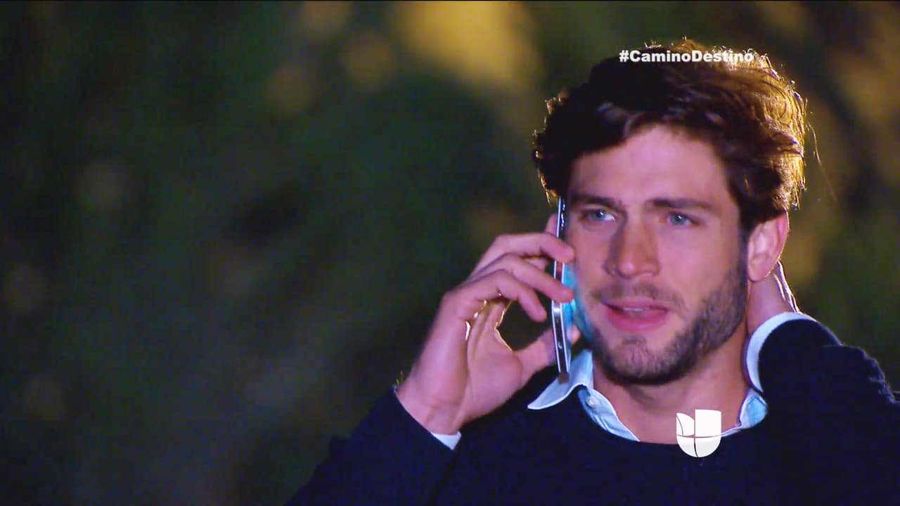 Por suerte Carlos ya está enterado y va de emergencia al hospital.