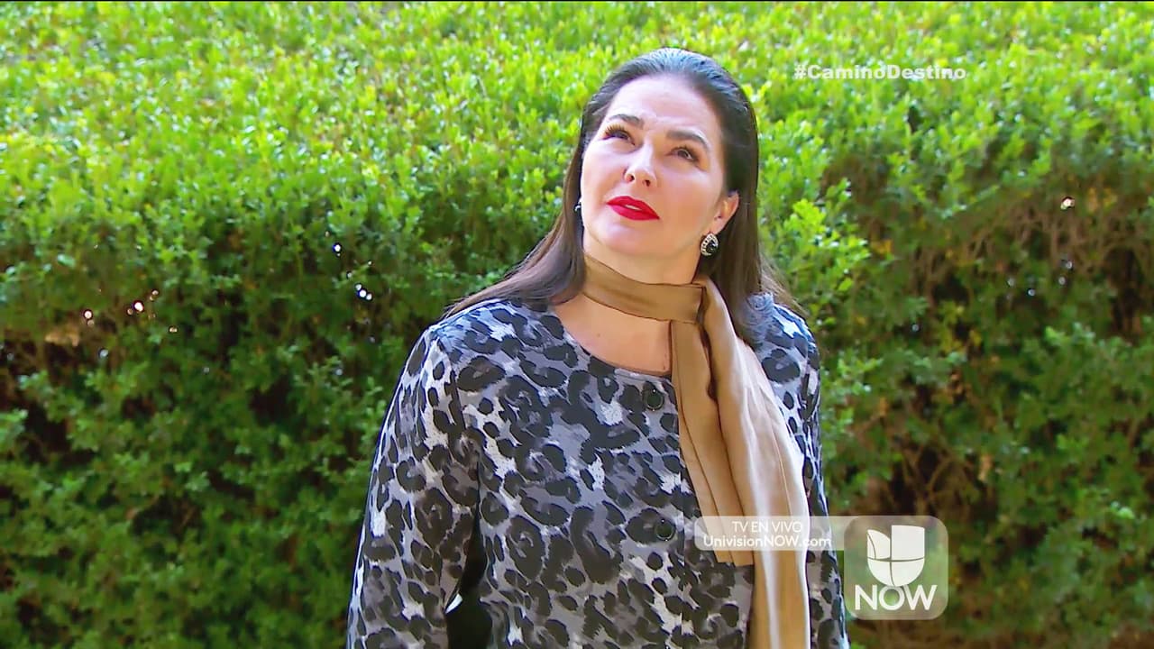 Pero ni se imagina que Luis la ha engañado todo este tiempo.