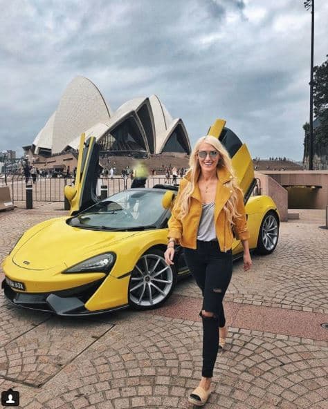 Aunque sus recuerdos no están reservados solo a Dubai. Aquí una foto en
<b> Sydney, Australia,</b> donde por unos días manejó este McLaren 570S Spider.