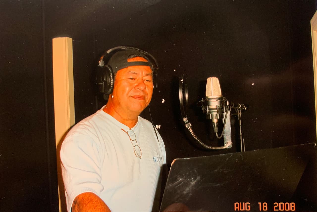 Es por eso que Salvador dice: "Pertenezco a todas las naciones de habla hispana".