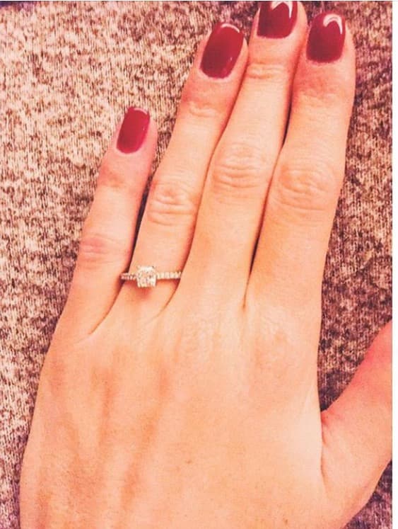 Carlitos sorprendió a su novia con el mejor regalo de navidad, le ofreció matrimonio en la romántica ciudad de Venecia. ¿Cuándo será la boda?