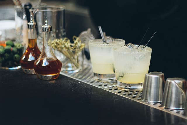 Margarita Cala. Como buen restaurante mexicano, Cala ofrece una gran variedad de tequilas y mezcales como aperitivos.