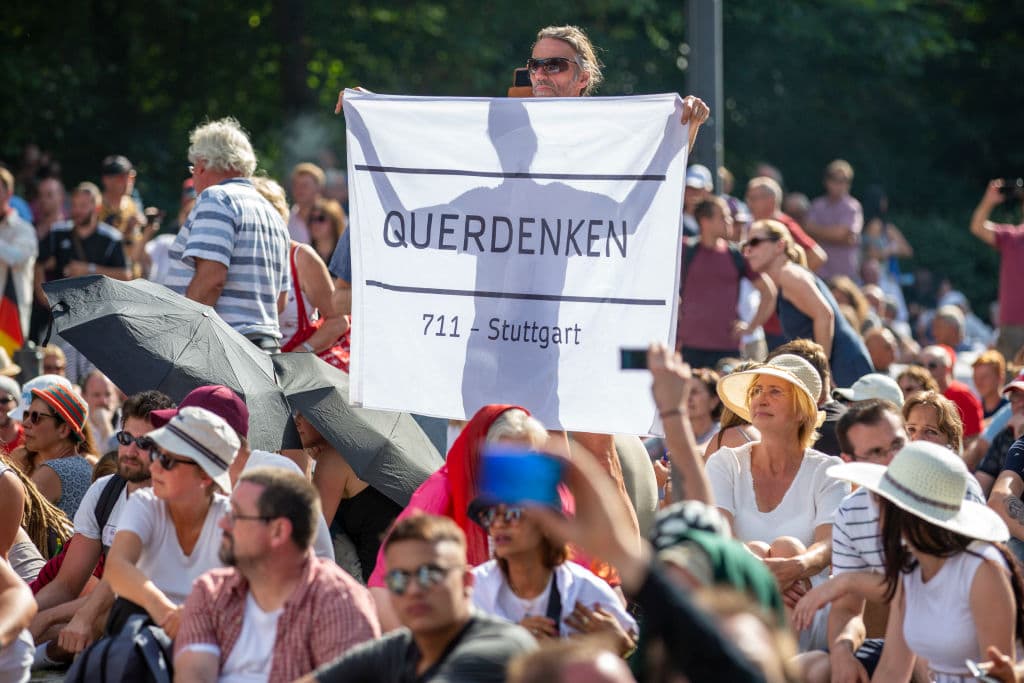 Esta marcha reunió a autodenominados 'librepensadores', activistas antivacunas, conspiracionistas y simpatizantes de extrema derecha.