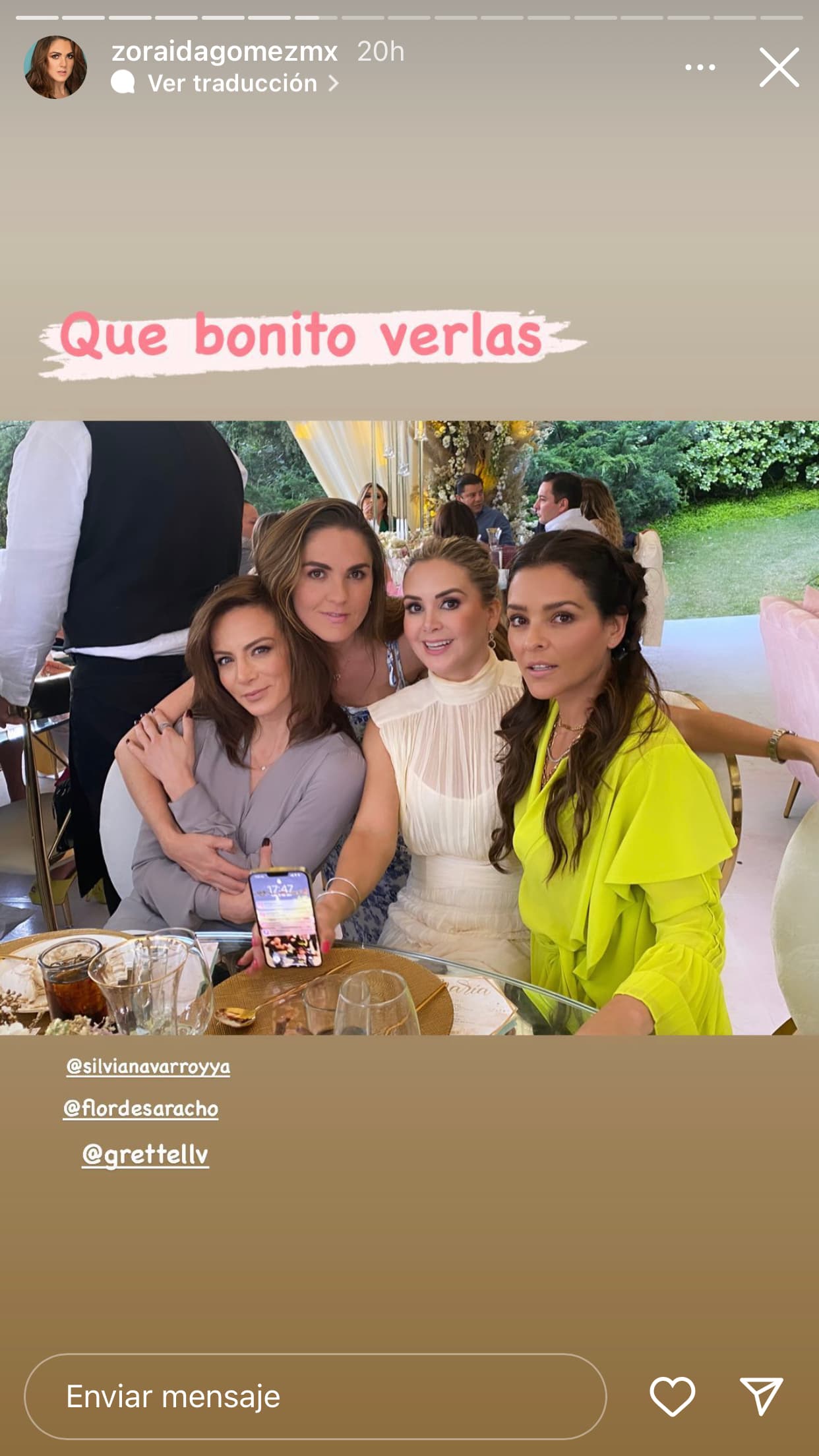 "Qué bonito verlas", escribió Saracho en la imagen donde posa junto a Silvia Navarro, Zoraida Gómez y Grettell Valdez.