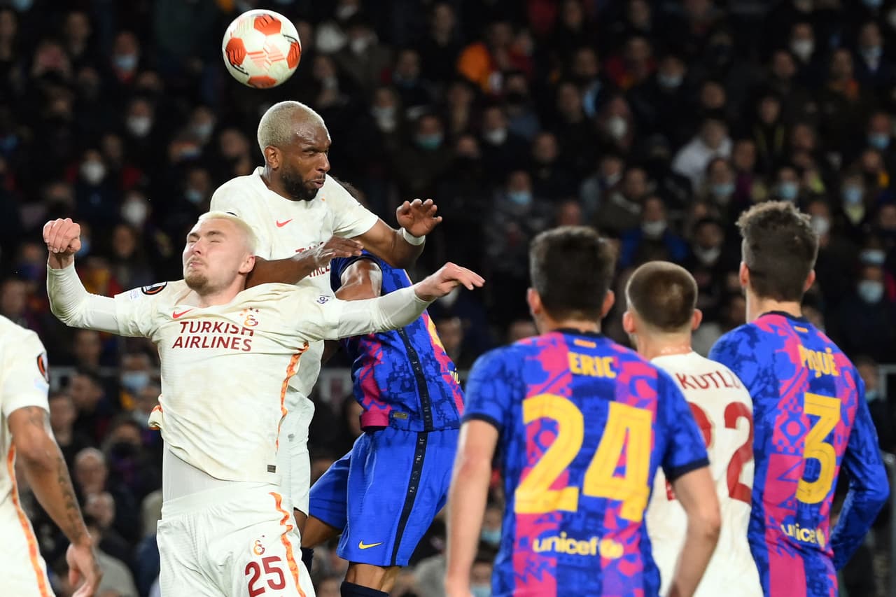 Barcelona quedó 0-0 de local ante Galatasaray en la ida de Octavos de Final de la Europa League a pesar de ser mejor y generar varias ocasiones de gol ante los turcos.