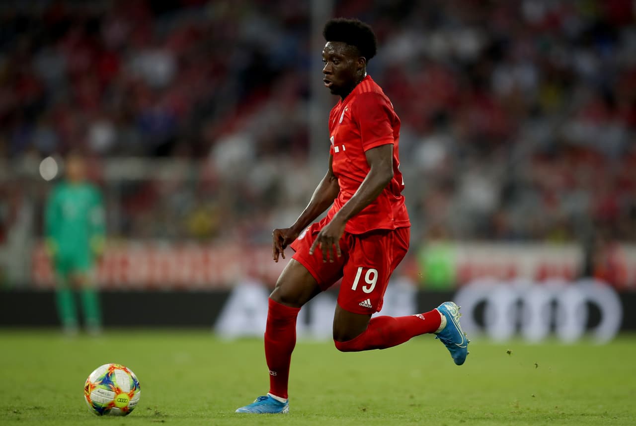 <b>Alphonso Davies.</b> El canadiense se está ganando un lugar en el Bayern München. Suma 54 minutos en la temporada y un gol.