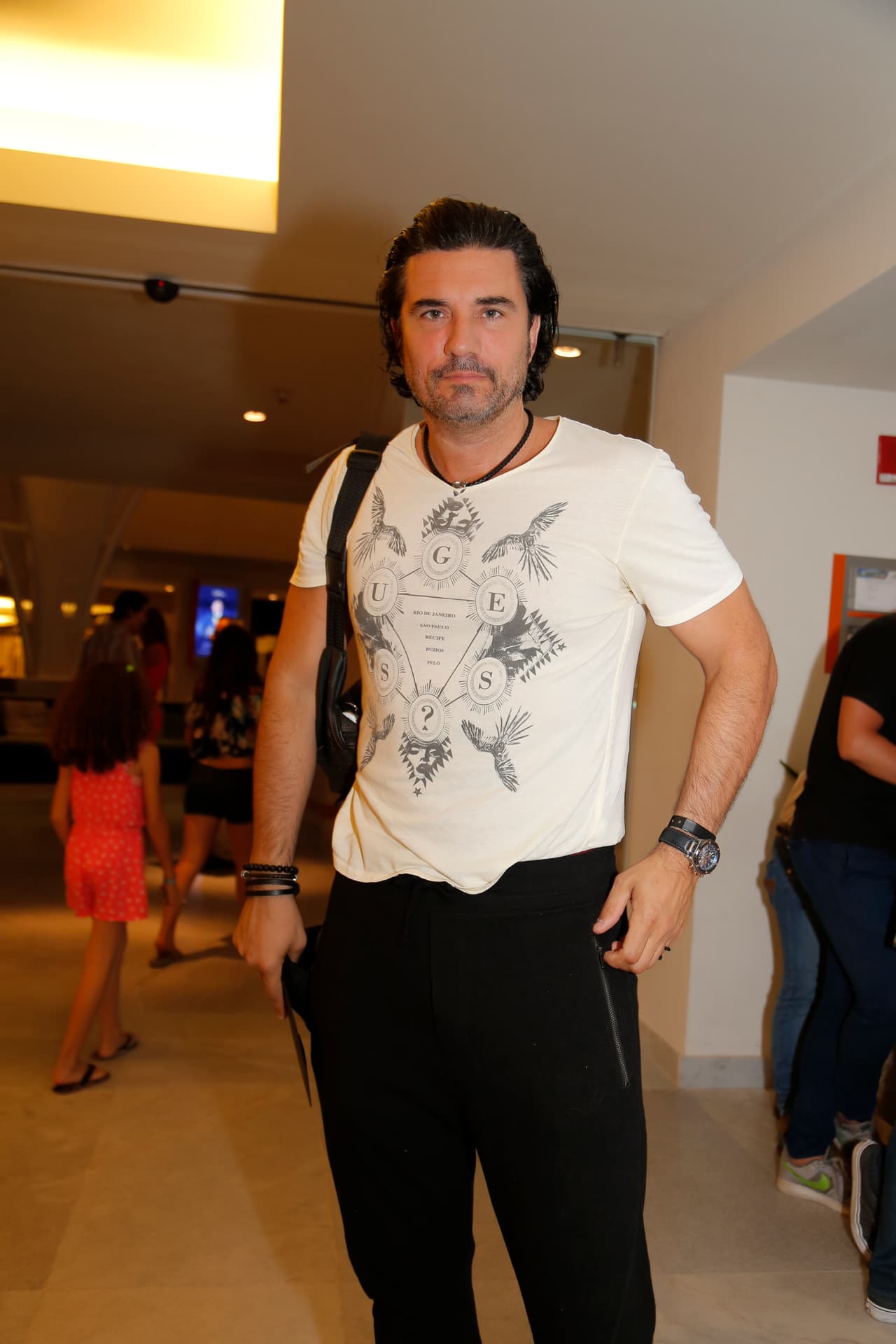 Acapulco le dio la bienvenida al actor Diego Olivera, lo vimos muy guapo.