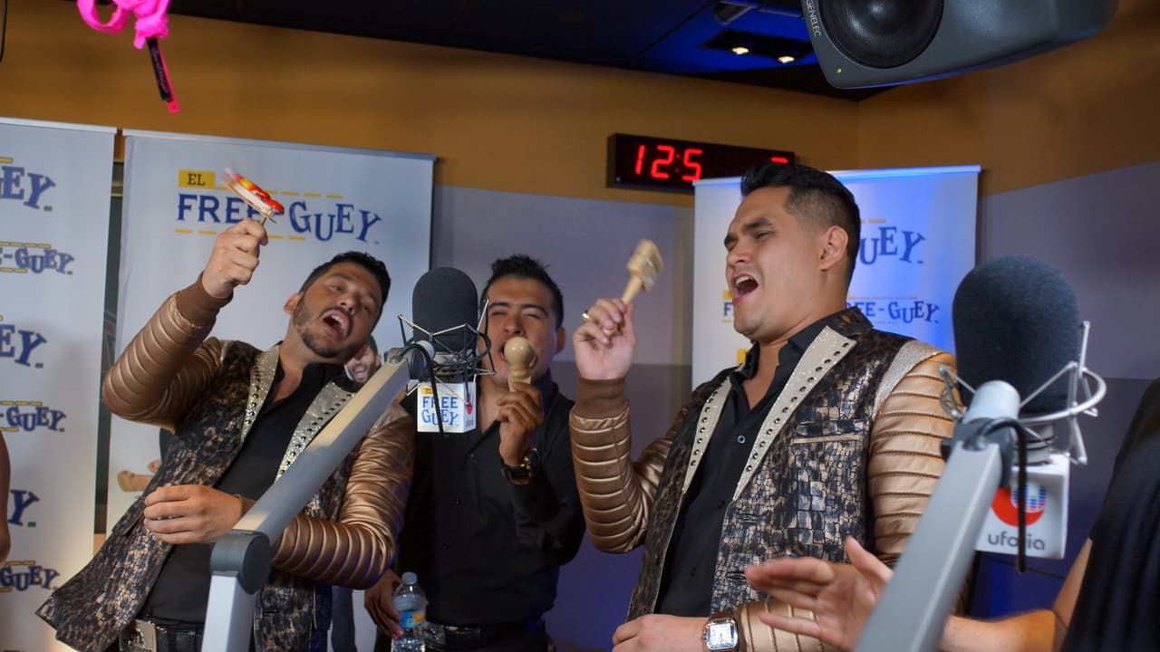 Banda Los Recoditos nos presentó en primicia su nuevo disco 'Los Gustos Que Me Doy' y armaron tremendo relajo con La Bronca, El Tambochi y El Compa Ivan.