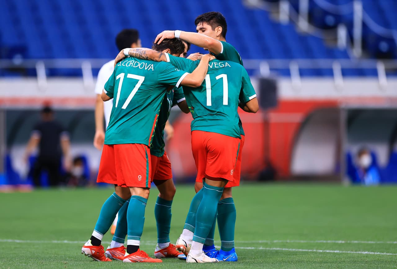 El Tri olímpico se subió al podio de Tokyo 2020 luego de vencer con claridad a Japón en el duelo por la medalla de Bronce y gracias a los goles de Sebastián Córdova, Johan Vázquez y Alexis Vega.