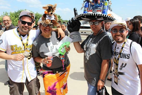 Photos: Spurs Championship Parade 2014