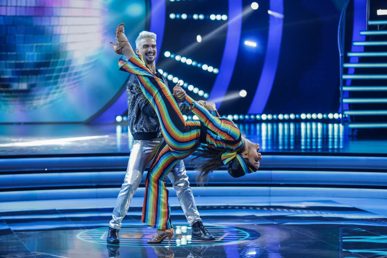 En el duelo, los jueces le dieron el triunfo a Chyno, por lo que Clarissa debió volver a la pista. En la segunda ronda de baile se movió al ritmo de 'Cake by the ocean'.