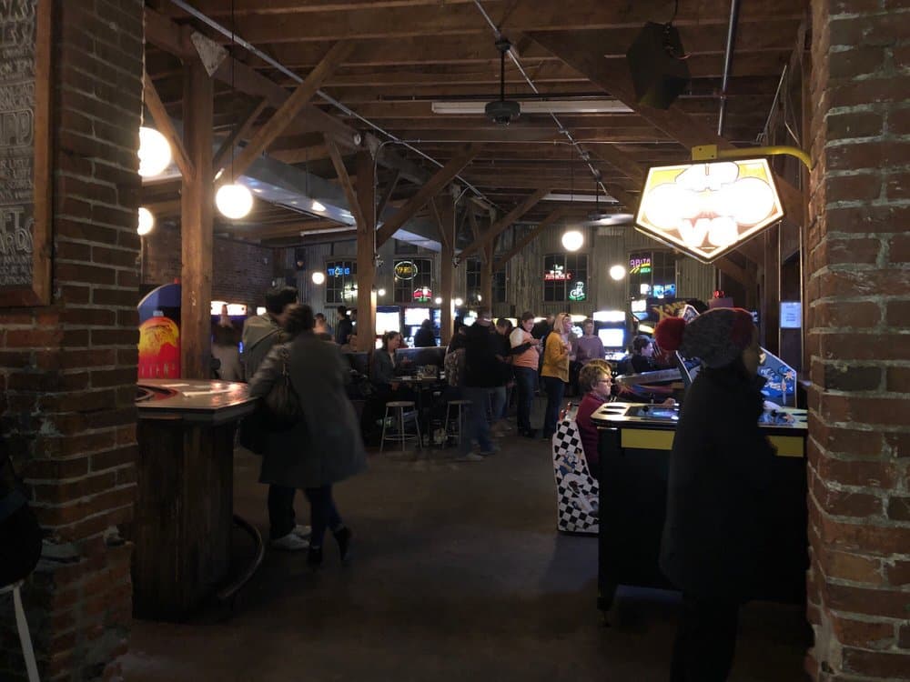 <b>Barcade</b>
<br>Dirección: 1114 Frankford Ave Philadelphia, PA 19123
<br>Teléfono: (215) 634-4400
<br>Sitio web:
<a href="https://barcadephiladelphia.com/">https://barcadephiladelphia.com/</a>
<br>
<b><a href="https://www.yelp.com/map/barcade-philadelphia">Cómo llegar</a></b>
<br>
<br>Los dueños dicen que “Barcade es una combinación de bar y sala de juegos con un enfoque en los videojuegos clásicos y la cerveza artesanal estadounidense”.