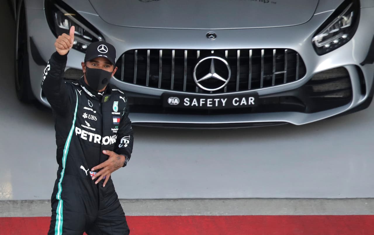 Verstappen y Bottas saldrán en la segunda y tercera posición, respectivamente. Ricciardo, Sainz, Ocon, Norris, Gasly y Albon, completan los primeros 10; Stroll arrancará en 13.