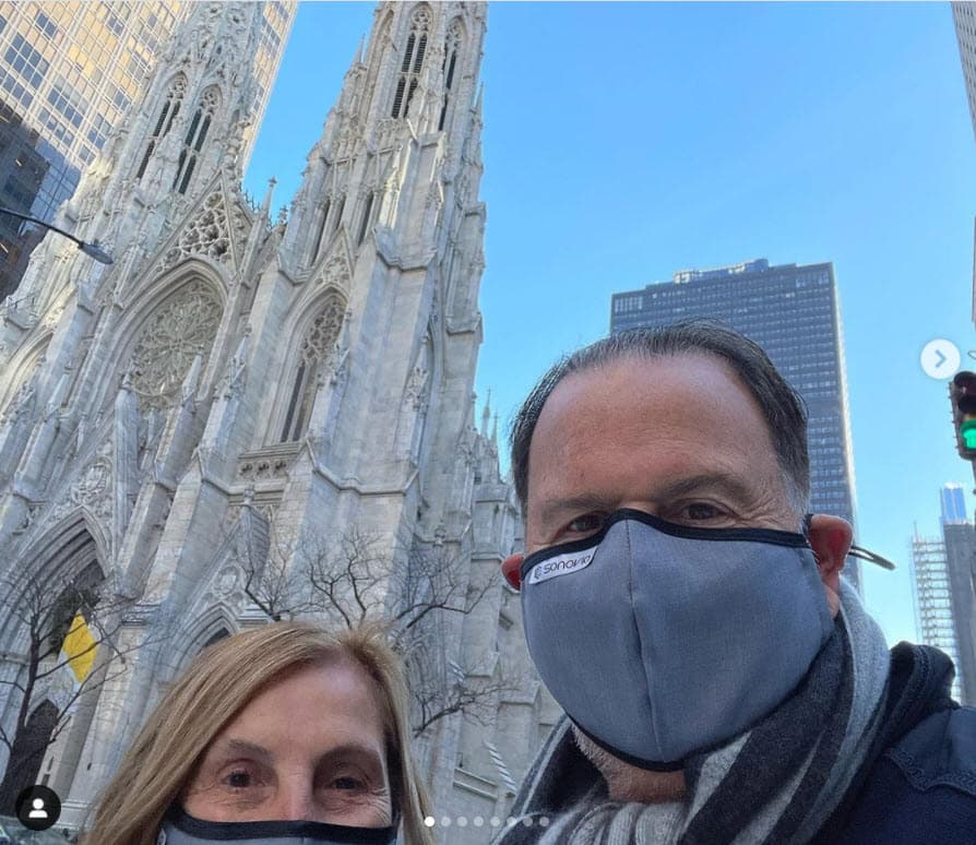 También ha reportado en su cuenta de Instagram cómo vive la ciudad las últimas horas de un complejo año para la humanidad.