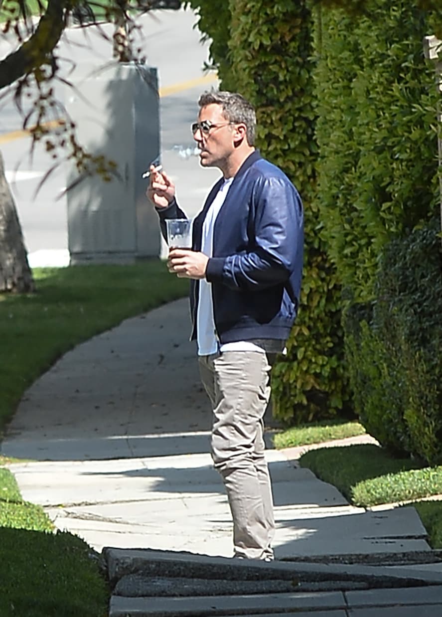 "He lidiado con esta adicción al alcohol en el pasado y continuaré confrontándola. Quiero vivir la vida a plenitud y ser el mejor padre que pueda", escribió en una publicación en Facebook.