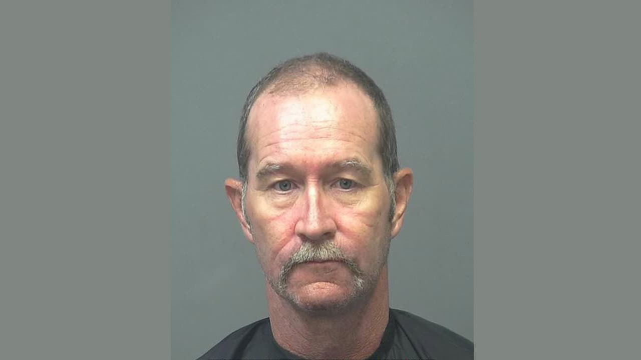 Un hombre en Arizona confesó haber asesinado a su compañero de cuarto y haberlo 'embutido' en una maleta