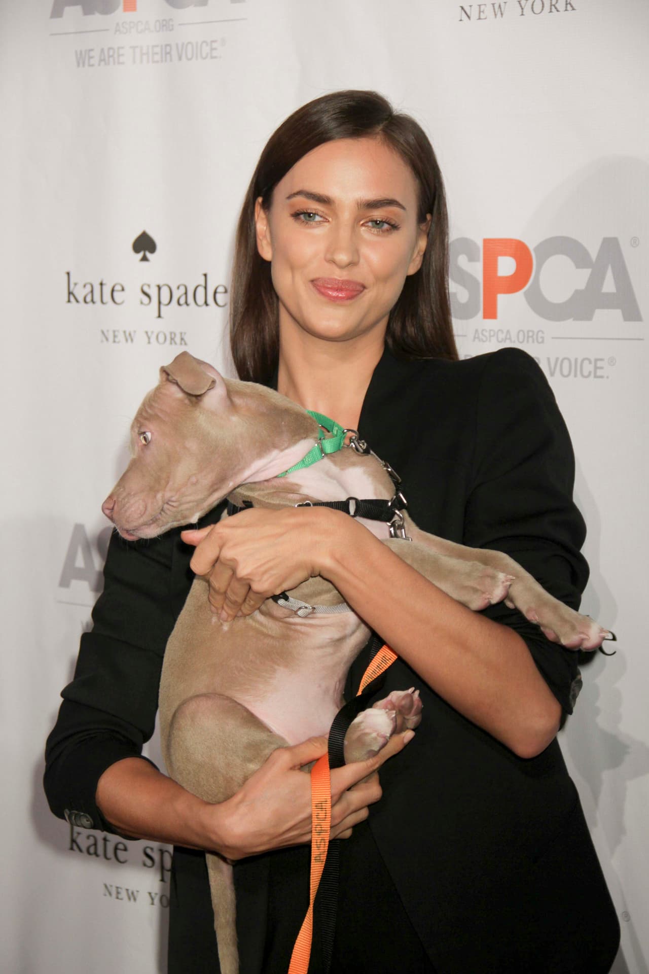 Por eso fue invitada a una gala de beneficencia en Nueva York.