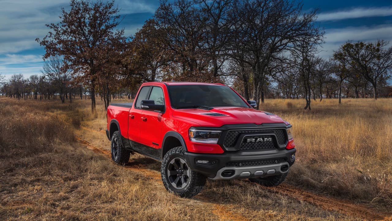 El nuevo conjunto visual luce
<b> elegante y amigable</b>, y a nuestro criterio se compara favorablemente con el convulsionado diseño frontal de la nueva Chevrolet Silverado que debutó también en el Auto Show de Detroit.