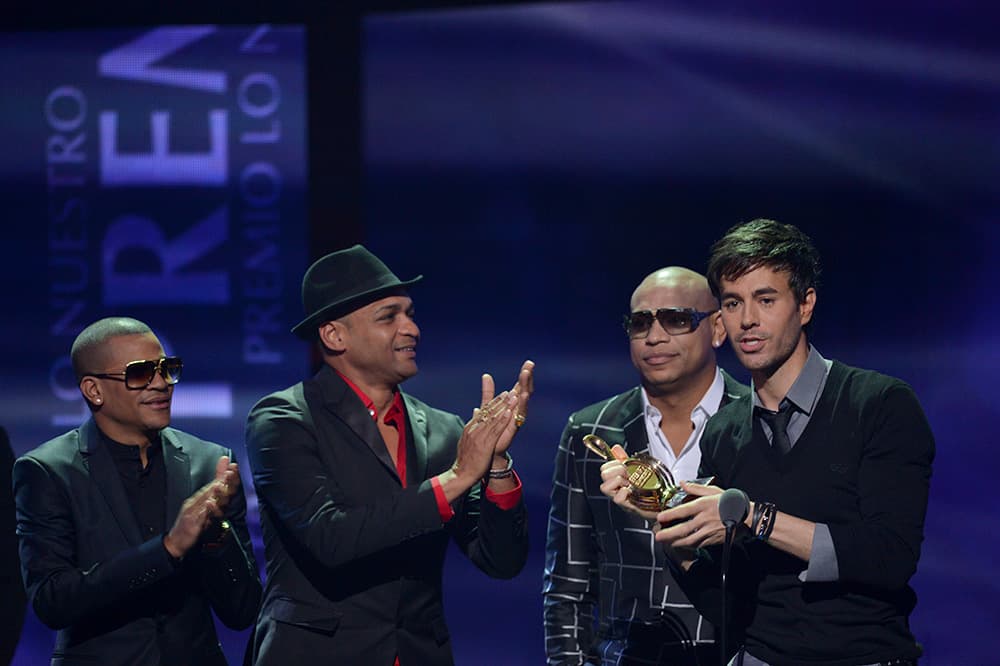 El 2014 tuvo un himno hispano, 'Bailando', que interpretaron Enrique Iglesias, Gente de Zona y Descemer Bueno. El cantante se llevó el premio a la Canción del año en la categoría Pop un año después.