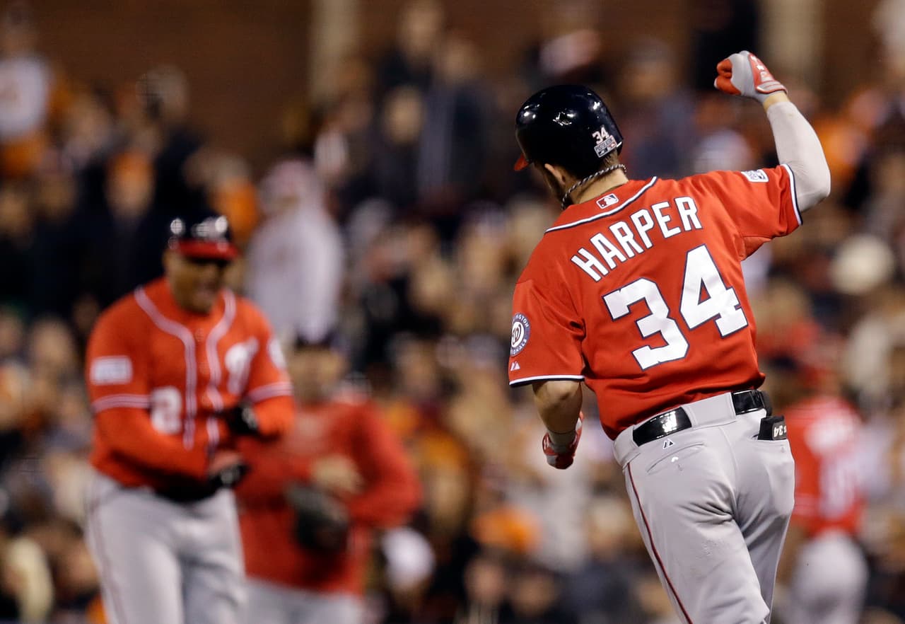 En aquel enfrentamiento, Harper conectó par de cuadrangulares ante los lanzamientos de Strickland.