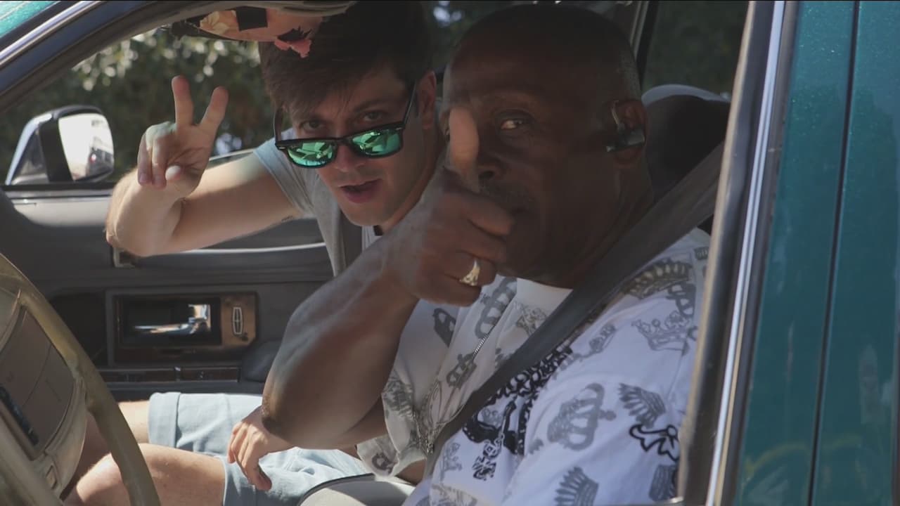 Louis es dueño de uno de los automóviles.