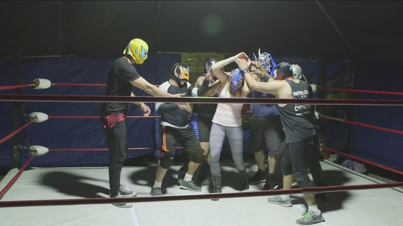 Todos los luchadores se fueron en contra de Fernanda.